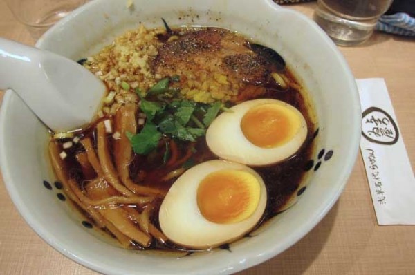 「与ろゐ屋ブラック　1,000円＋縁たま（味玉）　150円」@与ろゐ屋の写真