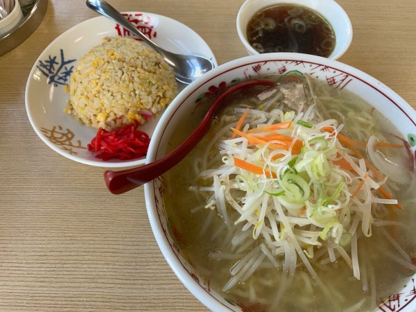 「塩ラーメン・半チャーハン」@ラーメン永華の写真