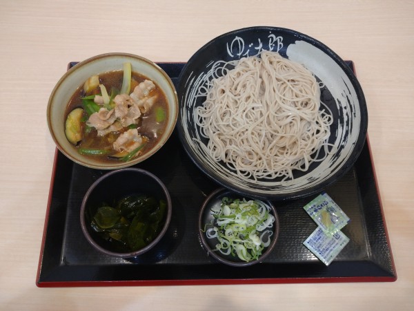 「肉茄子せいろ（650円）＋三陸わかめ（クーポン利用）」@ゆで太郎 錦町店の写真