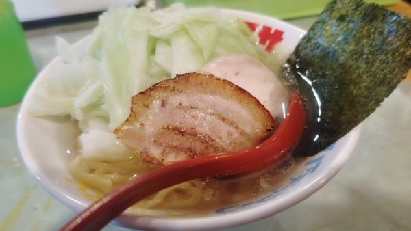 「朝ラー塩太麺６００円＆茹でキャベ１３０円」@ハイデン.コッコFACTORYサマンサ・タマサの写真