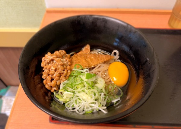 「朝きつね(450円)+納豆(クーポン)」@ゆで太郎 水道橋店の写真