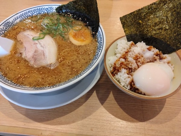 「白とんこつラーメン」@丸源ラーメン 座間広野台店の写真