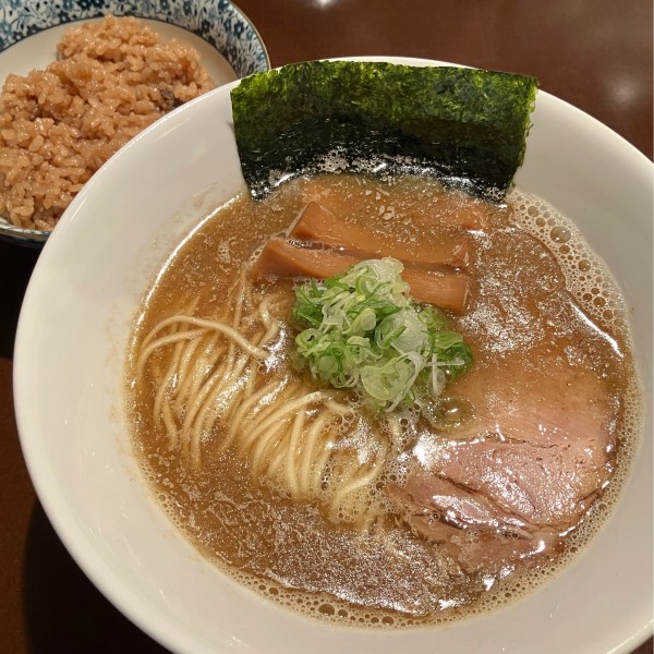 「煮干しと鶏の中華そば(醤油)900円」@中華そば 八の写真