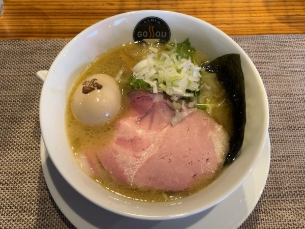 「味玉塩らーめん」@RAMEN GOSSOU 新橋店の写真