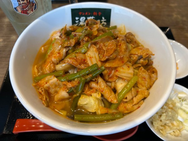 「【限定】スタミナ豚キムチたんめん950円+からあげ380円」@湯菜坊の写真