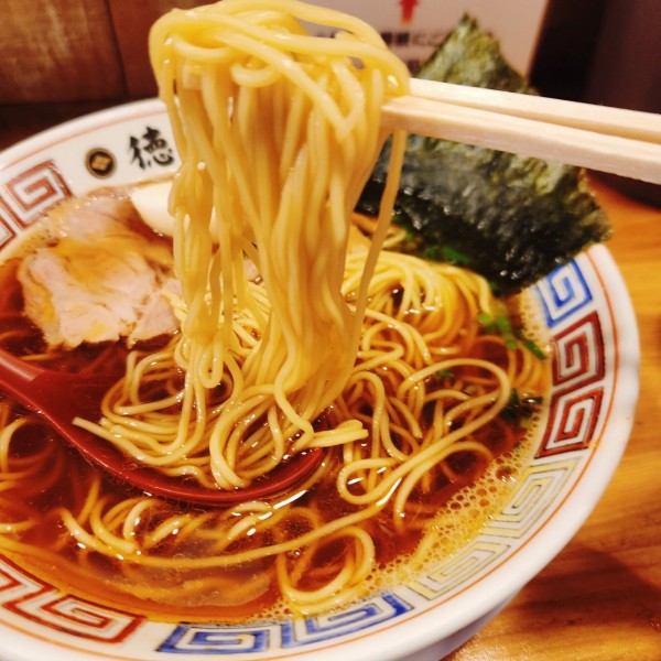 「旨辛醤油らーめん和風だし」@和風だしラーメン 徳栄軒の写真