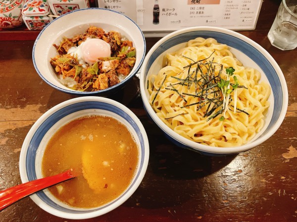 「極太平打つけ麺塩＋月見豚トロ丼」@双麺 門前仲町店の写真