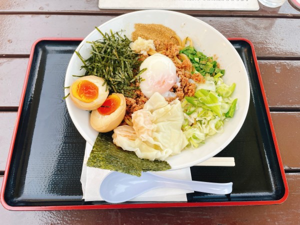 「【限定】台湾そぼろと海老ワンタンまぜそば」@頑者NEXT LEVEL アクアシティお台場店の写真