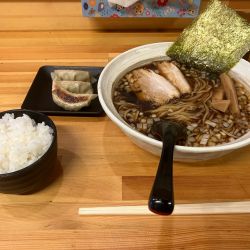 ラーメン　餃子３個セット