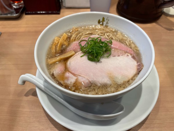 「背脂醤油らぁ麺+半チャーハン」@らぁ麺はやし田 岩槻店の写真