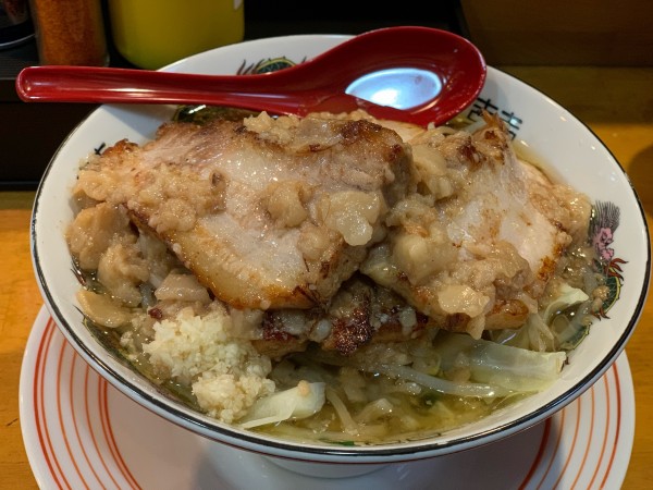 「らーめん肉マシ（ニンニク、野菜、アブラ）」@スタ麺 あひるの写真