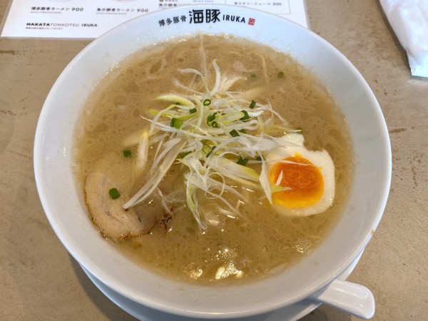 「博多豚骨ラーメン 900円」@海豚 高崎店の写真
