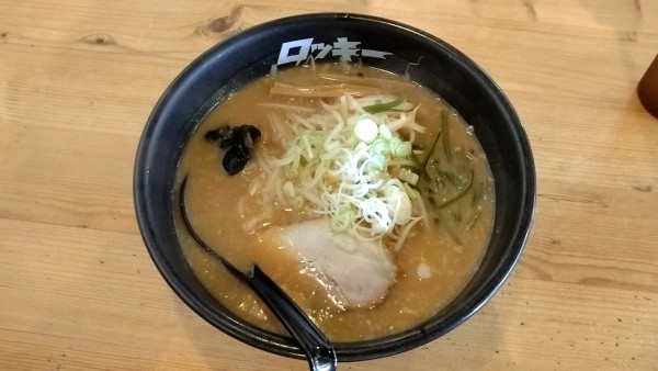 「かにみそラーメン_1200円」@ロッキー 大網店の写真
