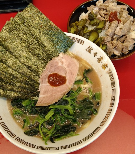 「ラーメン+ほうれん草+のり」@家系ラーメン 佐々喜家の写真