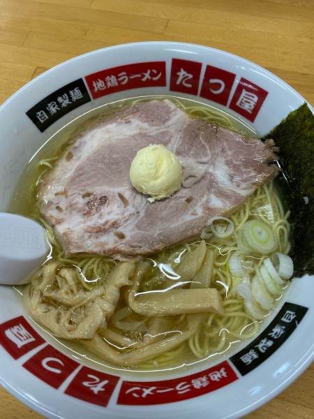 「塩バターラーメン」@地鶏ラーメン たつ屋の写真