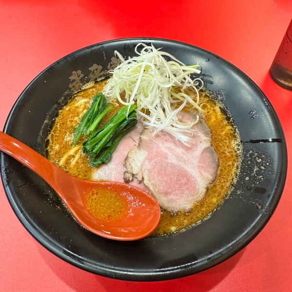 「辛味噌ラーメン」@横浜家系ラーメン 武平家の写真