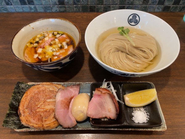 「【限定】昆布水つけそば(鶏/並)＋特製トッピング」@麺屋みつば＋クローバーの写真