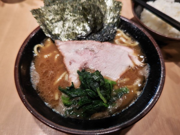「ラーメン(並)」@輝道家直系 皇綱家の写真