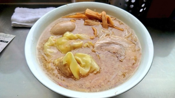 「ワンタンメン」@ホープ軒 千駄ヶ谷本店の写真