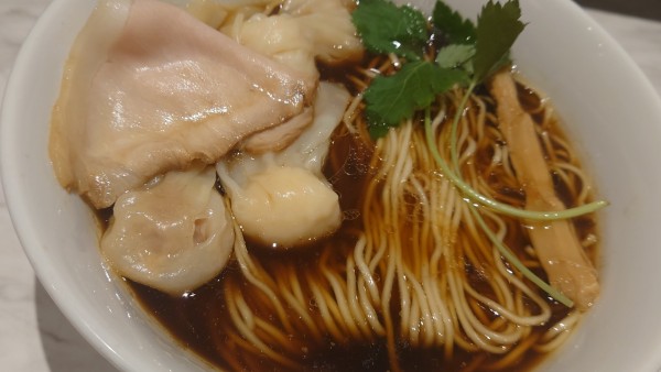 「黒ワンタン麺雲呑各2個¥1200」@Ramen  KURUMUの写真