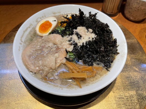 「特製背脂煮干しそば」@麺屋 音の写真