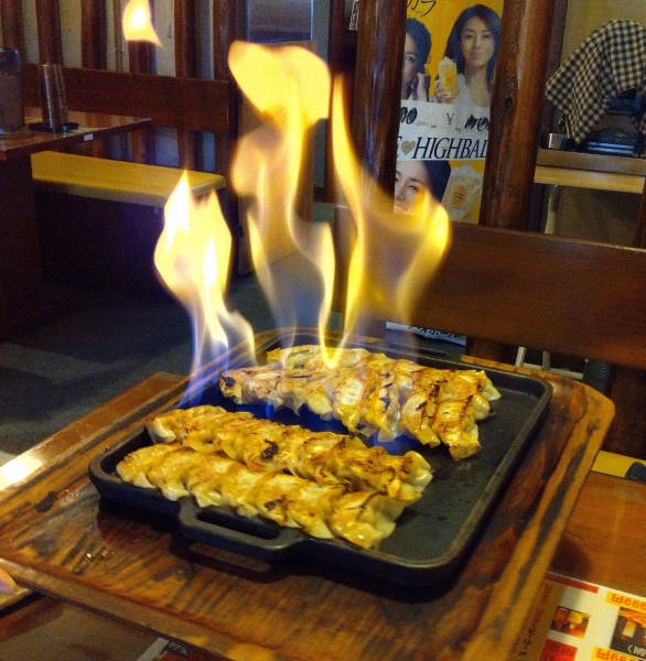 「大盛餃子(30個) 999円」@下町の空 武豊店の写真