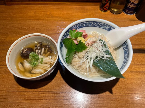 「【限定】鱧の治部煮と木の子の昆布水つけそば　ポルチーニオイル」@寿製麺よしかわ 川越店の写真