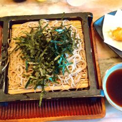 サッポロ黒ラベル・中瓶+天ざる(¥550+1,650)