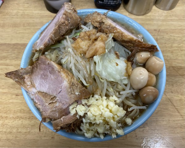 「豚ラーメン  漬けうずら」@俺の生きる道 白山店の写真