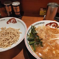 豚ラーメン＋ニンニクアブラ両方マシマシ＋カラメ＋アレの漬麺