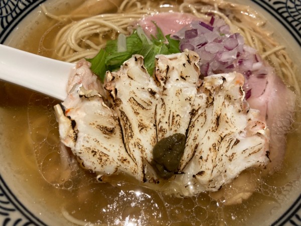 「淡麗ずわい蟹中華そば」@鴨と蟹 中華そば 燈 登戸店の写真