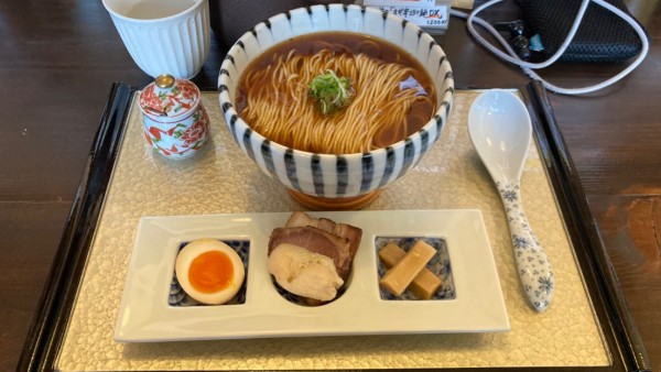 「追い鰹の醤油らぁ麺」@麺屋 八っすんばの写真