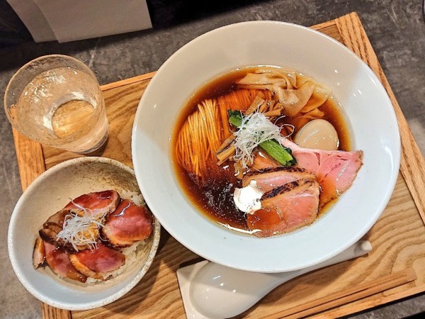 「特製醤油、鴨ロースめし」@RAMEN MATSUIの写真