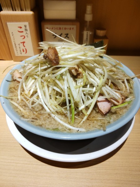 「【台場限定】ネギチャーシューメン」@手打ち中華 玉 アクアシティお台場店の写真