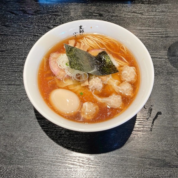 「ワンタンメン＋味玉」@支那ソバ 小むろの写真