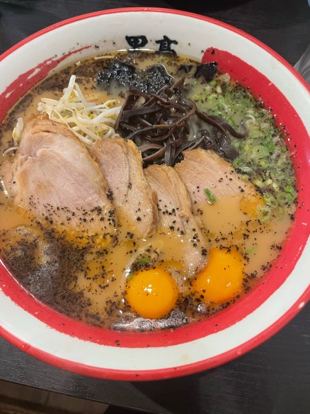 「卵入らーめん大盛」@黒亭 本店の写真