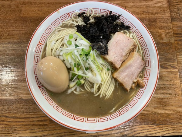 「濃厚煮干そば(¥850) 味玉(¥100)」@煮干中華そば専門 煮干丸の写真