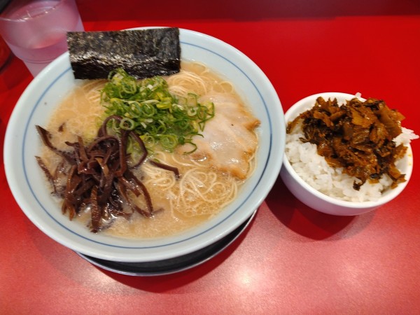 「本場博多ラーメン¥650+無料ライス」@本場博多ラーメン せまかっちゃん 神田店の写真