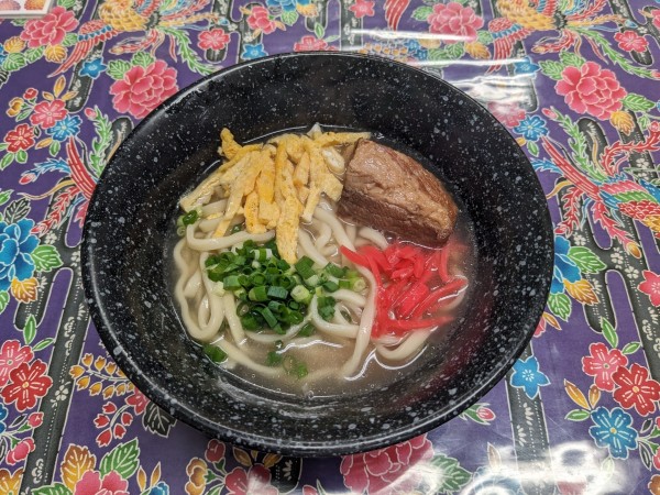 「沖縄そば　700円」@沖縄料理 島人の写真