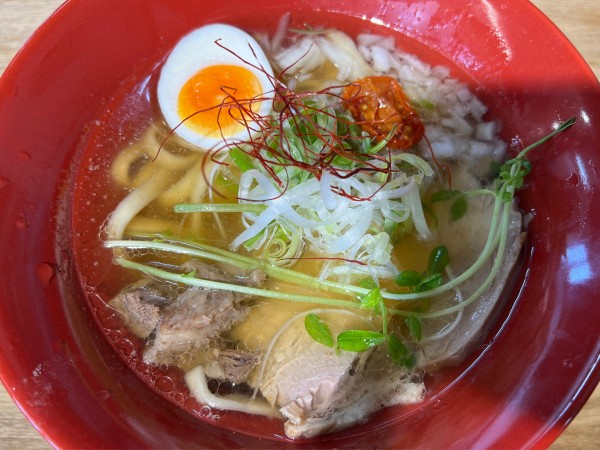 「牛骨しょうゆ 極太麺」@麺屋 ハレの日の写真