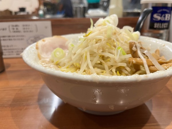 「醤油らーめんギタギタ」@こってりらーめん なりたけ 池袋店の写真