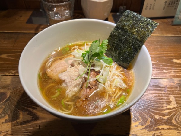 「鷄そば醤油」@神田とりそば なな蓮の写真