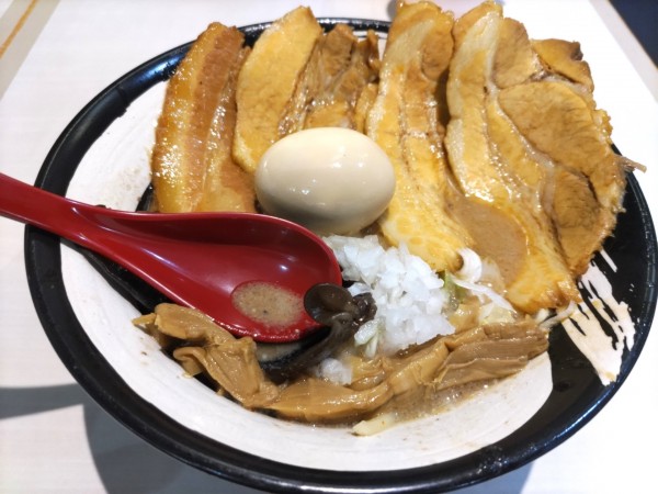 「超濃厚特製豚骨ラーメン（1280円）」@麺屋ごうせいの写真