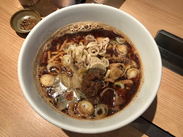 「穴熊ブラック醤油らーめん　1000円」@おそうざいと煎餅もんじゃ さとうの写真