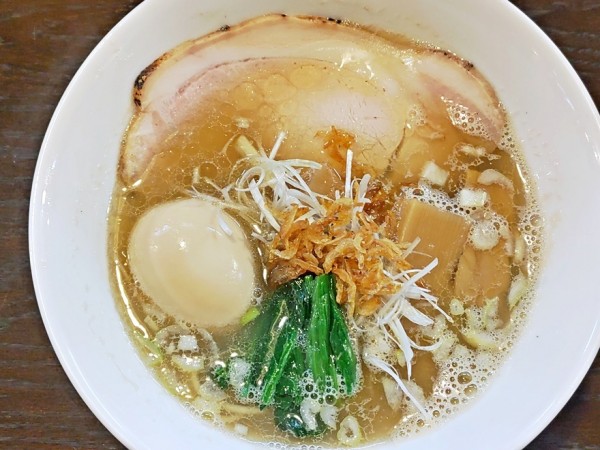 「海潮中華そば+滋養卵味玉」@中華そば べぃしっくの写真