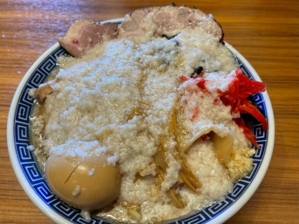 「特製中華そば大盛り鬼油ニンニクあり紅生姜」@びんびん豚の写真