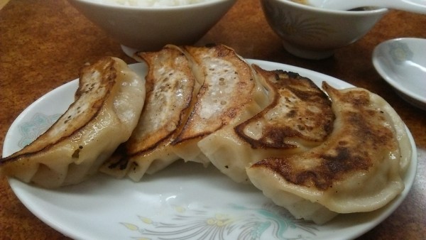 「ジャンボ餃子（5個） 400円＋半ライス 170円」@珍來 新小岩店の写真