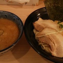 濃厚煮干しつけ麺 950円