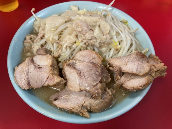 「ブタ入り」@ラーメン二郎 新宿歌舞伎町店の写真