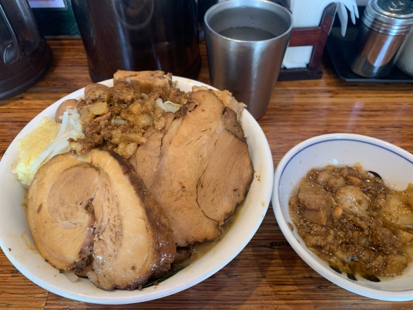 「濃厚雷そば中＋雷マシ＋背脂」@雷 松戸駅東口店の写真